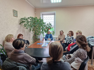 30 октября 2025 года в помещении Отдела СОГКУ «Центр занятости населения Починковского района» в Ельнинском районе состоялось заседание женского клуба «Найти себя» - фото - 4