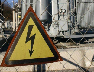 «смоленскэнерго» напоминает: вандализм на энергообъектах уголовно наказуем и смертельно опасен - фото - 1
