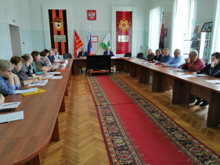 25 апреля 2024 года состоялось очередное заседание Ельнинского районного Совета депутатов - фото - 2